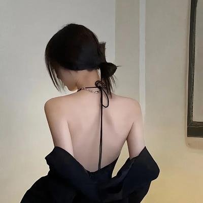 低头不见抬头见